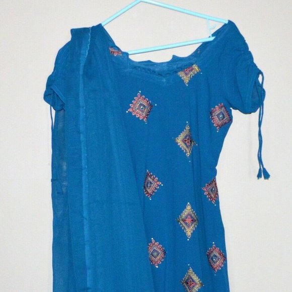 **** BLUE EMBROIDERED SALWAR KAMEEZ SET NEW + FREE GIFT*** - Picture 1 of 9